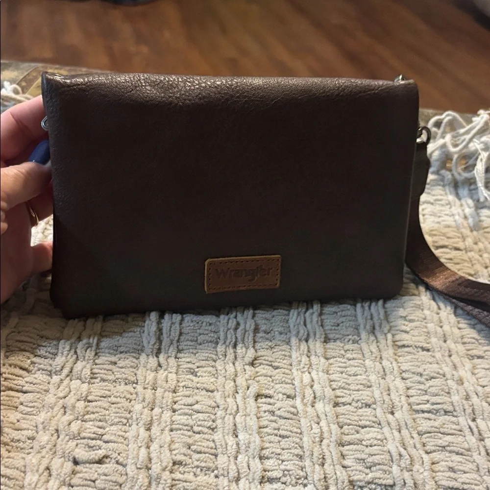 Wrangler Dark Brown Leather Wristlet/crossbody - Picture 6 of 7